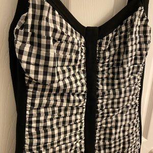 Black & White Bailey 44 Tank